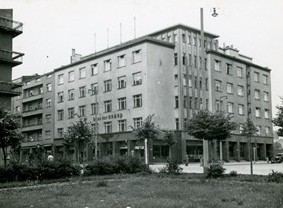 Kamienica firmy PAGED - zdjęcie z karty inwentaryzacyjnej budynku pochodzącej z czasów okupacji niemieckiej.