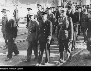 Wiceadm. Jerzy Świrski podczas pogrzebu gen. Sikorskiego w Plymouth