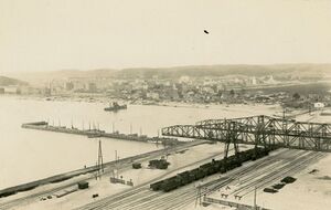 Gdynia – port, Molo Węglowe, nabrzeże Śląskie, stocznia gdyńska.