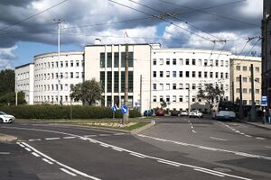 Budynek Sądu Rejonowego w Gdyni – zdjęcie współczesne.