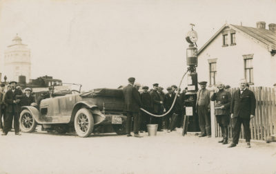 Otwarcie pierwszej stacji benzynowej w Gdyni, przy obecnej ul. Węglowej