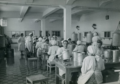 Pracownice kuchni w Spółdzielni “Społem” w Gdyni