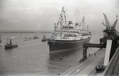 Port w Gdyni. Awanport i nabrzeże Francuskie Powitanie statku m/s „Piłsudski”