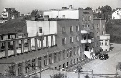 Dom Zdrojowy przy alei Marszałka Józefa Piłsudskiego w Gdyni