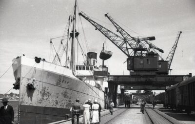 Port w Gdyni. Statek s/s „Lech” przy nabrzeżu Polskim