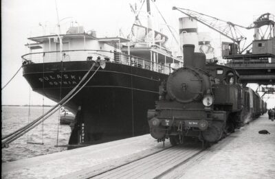 Port w Gdyni. Nabrzeże Francuskie. Statek pasażerski SS „Pułaski”
