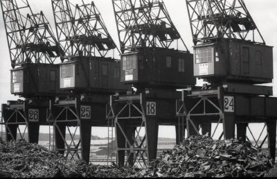 Port w Gdyni, nabrzeże Polskie. Żurawie portowe