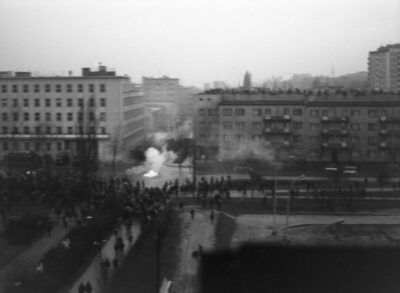 Protesty robotników gdyńskich 17 grudnia 1970 roku  przy Prezydium Miejskiej Rady Narodowej (obecnie Urząd Miasta)