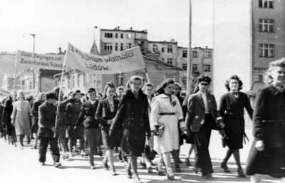 Manifestacja z okazji zakończenia II wojny światowej